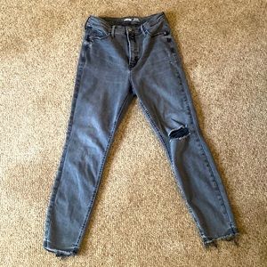Grey Old Navy super skinny high rise jeans